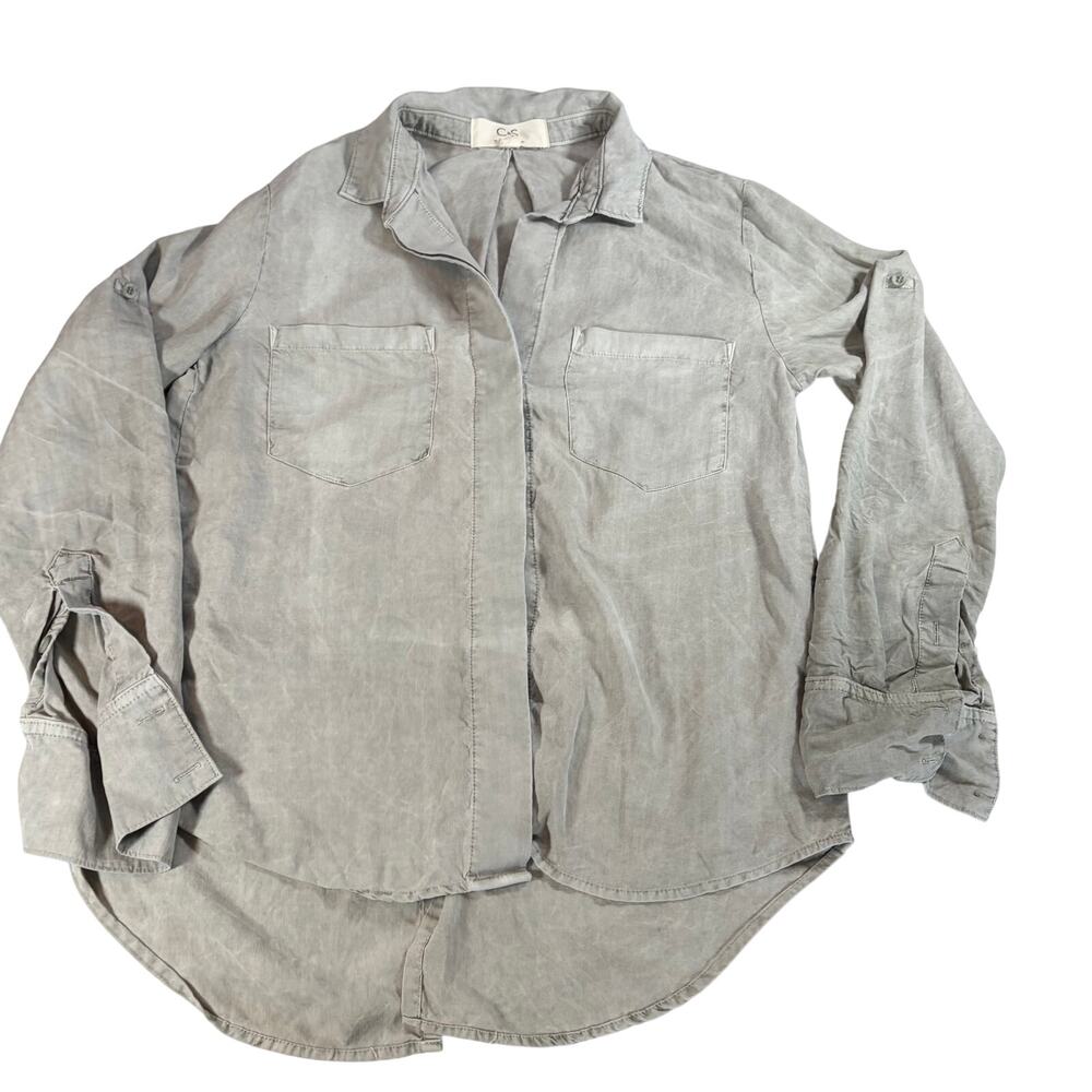 Cloth & Stone Anthropologie womens faded green button down. Size S. roll cuffs